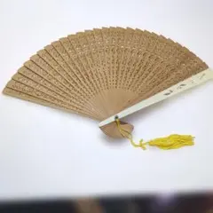 白檀扇子 透かし彫り 香木 - メルカリ