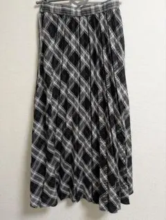 グローバルワーク黒と白のチェック柄プリーツスカート