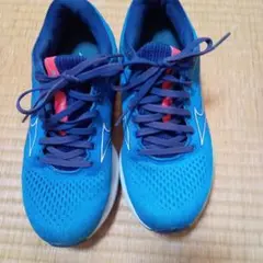 ミズノウェーブライダー25　ランニングシューズ23.5