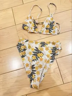 ハワイのローカルビキニ　花柄ビキニセット（調整可能ストラップ）
