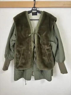 kastane カスタネ カーキ　マルチウェイファーベスト付きミリタリーコート