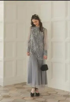 値下げ中！新品！！フェザーフラワーチュールドレス