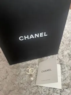 CHANEL パール付きロゴピアス