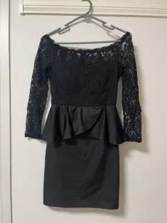 ブラックオフショルダーペプラムドレス S