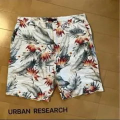 URBAN RESEARCH ボタニカル柄 ショートパンツ 38のサムネイル