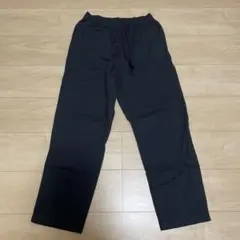 ユニクロ　コットンリラックスアンクルパンツ　ブラック