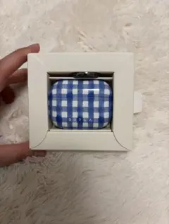 BURGA AirPodsProケース 青と白のチェック柄