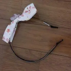 ピンクリボンビジュー付きカチューシャ