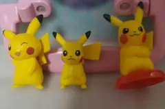 チョコエッグ　ピカチュウ フィギュア 3体セット
