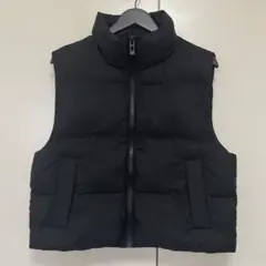 Zara ブラック ダウンベスト ジッパー付き