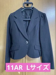 黒 テーラードジャケット 装飾ボタン