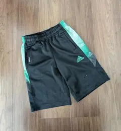 adidas ハーフパンツ ブラック/グリーン　120