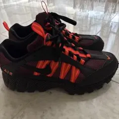 Nike Air スニーカー 黒/オレンジ