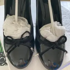 Christian Dior 黒 エナメル リボン付きパンプスのサムネイル