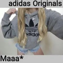 激かわ♡珍しいデザイン♡　adidas Originals　ベロアロゴ　パーカー