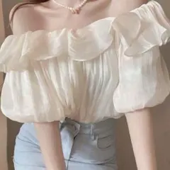 オフショルダー トップス