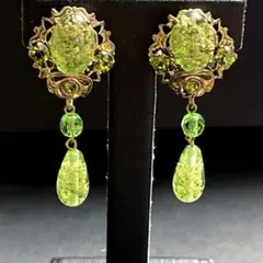 Item thumbnail for item a41b2401-b7ff-40ad-aead-aa65a92000ba