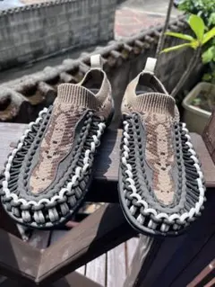 KEEN UNEEK サンダル ベージュ系のサムネイル