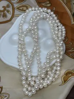 ホワイト真珠のロングネックレス