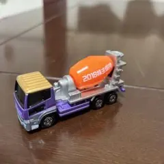トミカ　株主優待2018 日産ディーゼル　クオン　ミキサー車