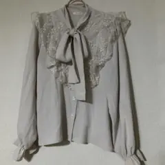 après jour フリルリボンブラウス ベージュ　レース　ビックリボン