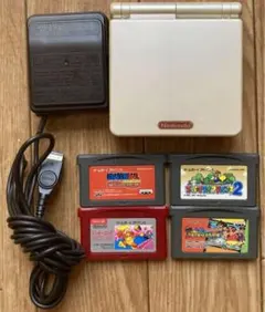 美品★任天堂★ゲームボーイアドバンスsp ファミコンカラー 充電器 4本ソフト付