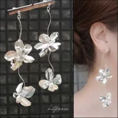No.88 艶シルバー✩.*˚ゆらゆらお花舞う ピアス イヤリング
