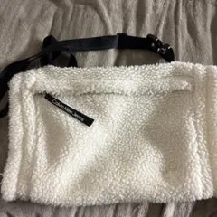 Calvin Klein Jeans ボアショルダーバッグ