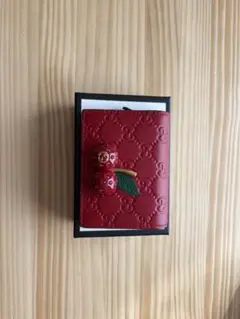 GUCCI レッド 二つ折り財布 チェリー装飾
