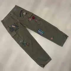 ERL カーゴパンツ グリーン 総柄 刺繍入り メンズ - メルカリ