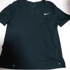 nikeレディース Tシャツ