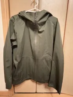 オリーブグリーン フード付きナイロンジャケット　ユニクロ