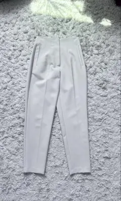 ZARA ハイウエストパンツ　ホワイト系　XS