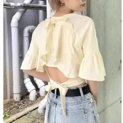 ✨新品タグ付き✨EMODA バックカッティングタイシャツ トップス 半袖シャツ
