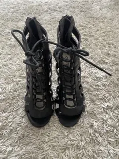 GUESS　黒 ストラップ オープントゥ ハイヒールのサムネイル