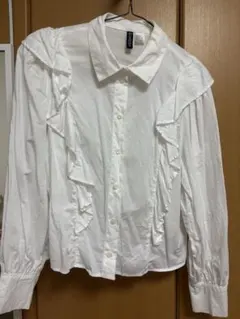 H&M DIVIDED フリルブラウス ホワイト 長袖のサムネイル