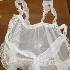 クティールとレトロ エプロン