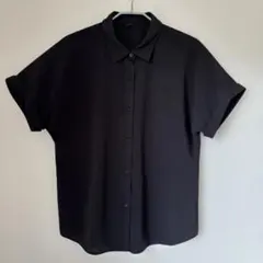 GU Mサイズ　ポリエステル半袖シャツ　ブラックのサムネイル
