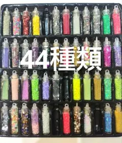 ゆ*め様 44種類のビーズと装飾品セット