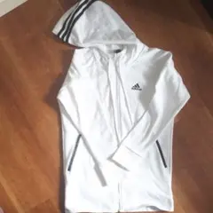 白パーカー  adidas