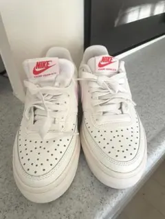 nike コートビジョン スニーカー