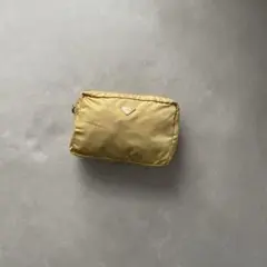 プラダ PRADA ナイロン レザー ポーチ 三角プレート イエロー