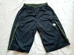 DESCENTE　サイズＳ　ハーフパンツ　黒
