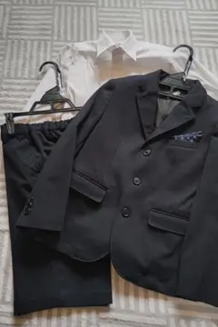 黒フォーマルスーツセット（ジャケット・パンツ・シャツ）