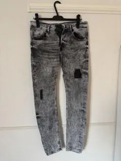 ダメージジーンズ