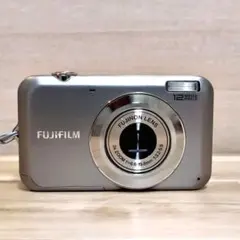 FUJIFILM FinePix JV100 シルバー コンパクトデジタルカメラのサムネイル