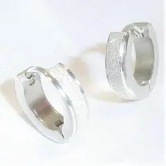 サテン梨地 フープピアス スナップピアス　銀色　レディース　新品未使用