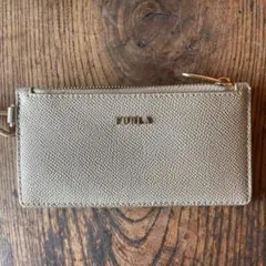 FURLA 薄型財布