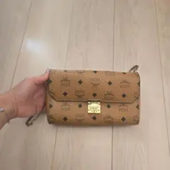 MCM ベージュレザーショルダーバッグ　並行輸入品