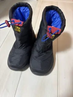 子ども用スノーブーツ 黒/青